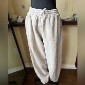 White Fox Sweatpants Beige/Cream Size Medium Oversized